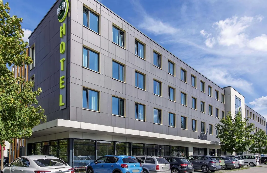B&B Hotel Muenchen-Olympiapark-1